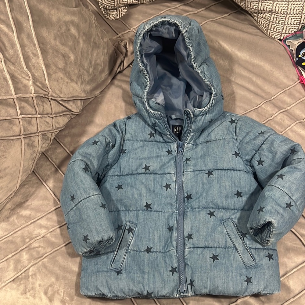 EUC gap denim puffer w stars